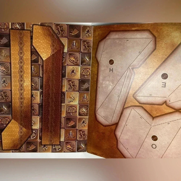 Game of Thrones - House Targaryen 3D Mask & Wall Mount Book - DIY 🐉🎭 - Picture 15 of 16